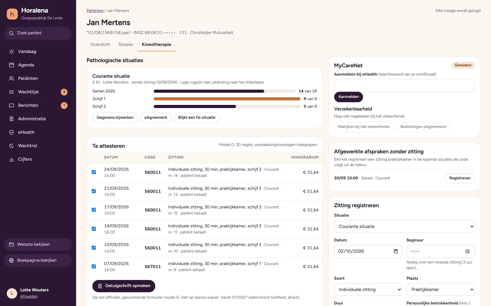 De tellers van een courante situatie in Horalena: samen 14 van 18, schijf 1 negen van negen, schijf 2 vijf van negen, en een lijst zittingen met code 560011 en het honorarium.